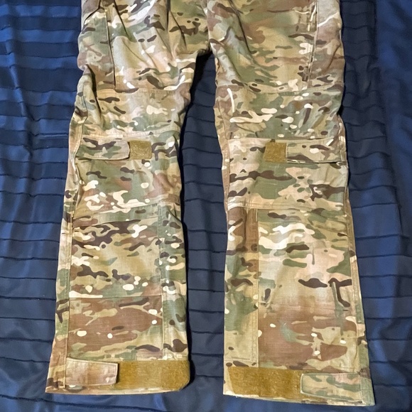 Crye G4 Combat pants with Airflex knee pads - Picture 8 of 9